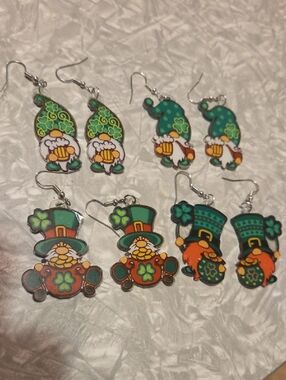 Lot Of 4 Pairs St. Patricks Day Earrings